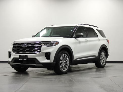 Used 2025 Ford Explorer Active w/ Active Comfort Package AWD/4WD image 8