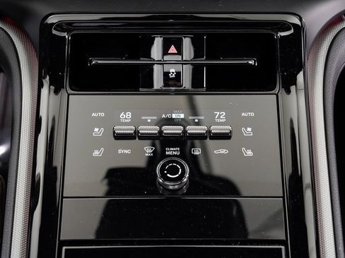 Used 2025 Porsche Panamera 4 image 19