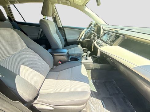 Used 2015 Toyota RAV4 LE FWD image 30