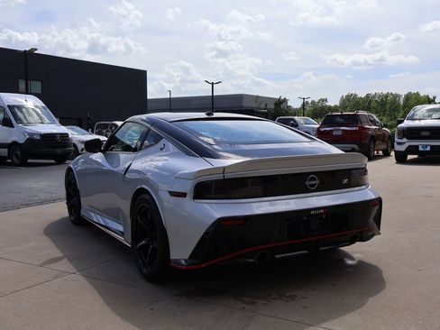 Used 2025 Nissan Z NISMO w/ Floor Mat Package RWD image 24