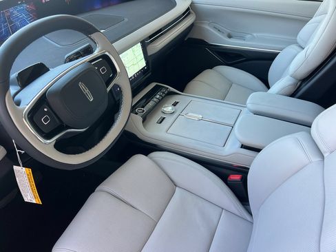 New 2026 Lincoln Navigator L Reserve AWD/4WD image 7