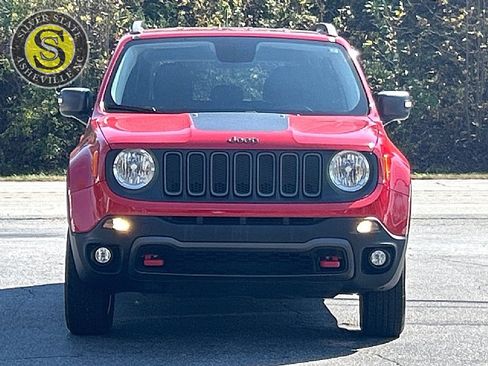 Used 2015 Jeep Renegade Trailhawk image 2