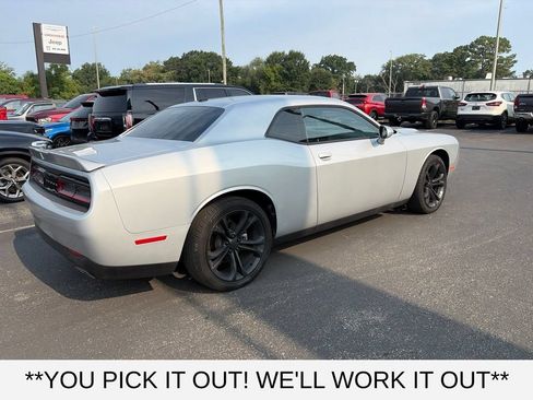 Used 2022 Dodge Challenger SXT RWD image 6