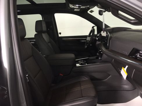 New 2026 Chevrolet Suburban High Country w/ Sun And Tow Package image 35