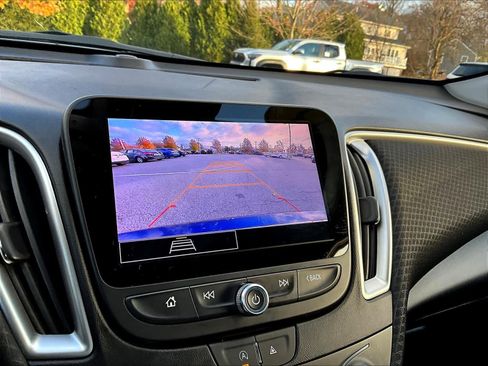 Used 2023 Chevrolet Malibu LT image 19