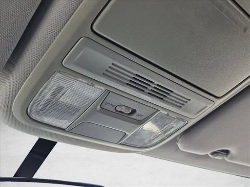 Used 2018 Honda CR-V LX image 10