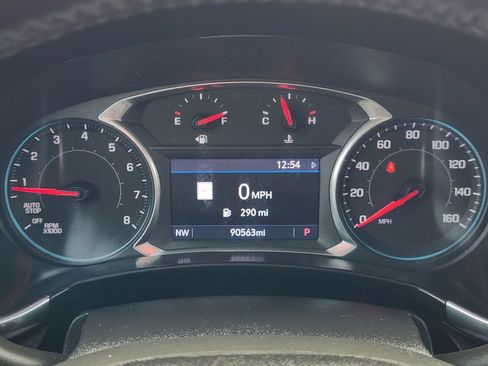 Used 2020 Chevrolet Equinox Premier FWD image 17
