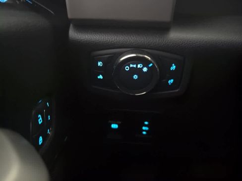 Used 2019 Ford F150 Lariat RWD image 23