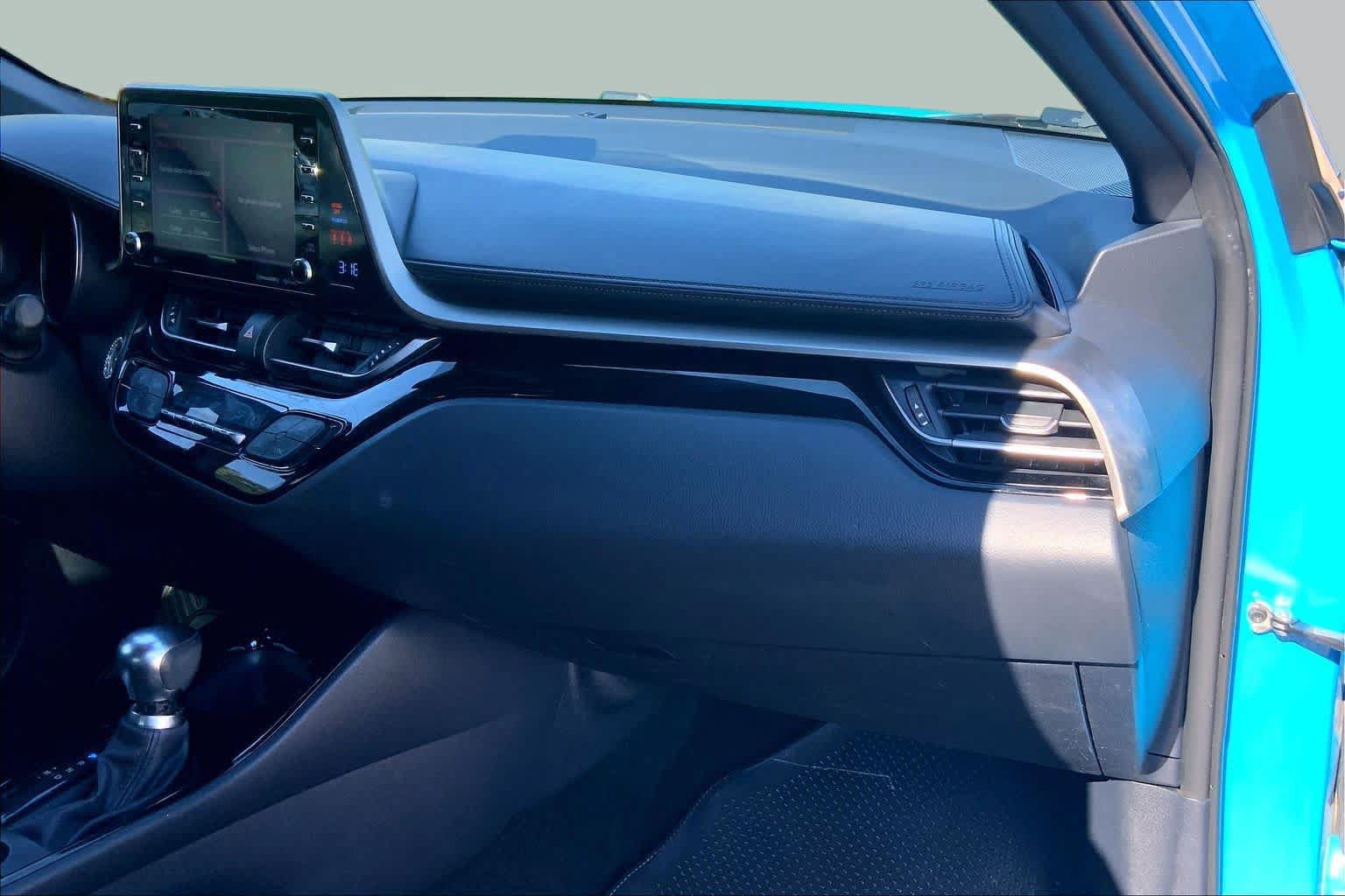 Used 2019 Toyota C-HR XLE FWD image 18