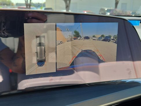 New 2026 Cadillac Vistiq Sport w/ LPO, Floor Liner Package image 18