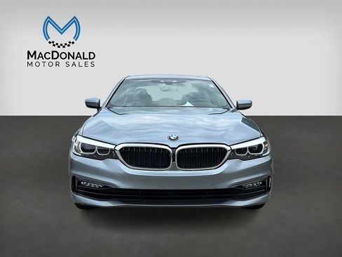 Used 2018 BMW 530e w/ Premium Package 2 RWD image 3