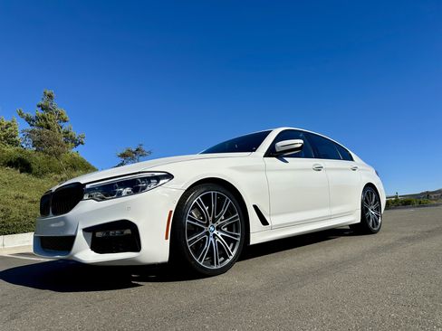 Used 2017 BMW 540i w/ M Sport Package RWD image 1