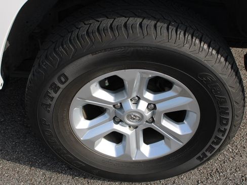 Used 2023 Toyota 4Runner SR5 AWD/4WD image 11