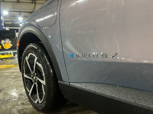 New 2026 Chevrolet Equinox EV LT image 32