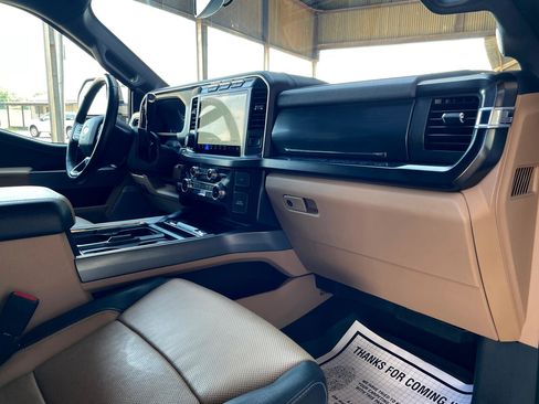 Used 2023 Ford F250 Lariat w/ Tow Technology Package image 25