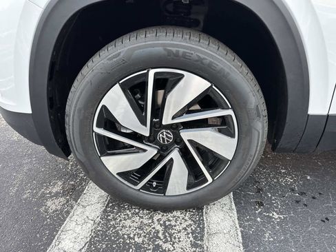 New 2026 Volkswagen Atlas SEL image 10