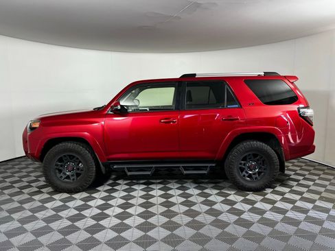 Used 2020 Toyota 4Runner SR5 Premium w/ Moonroof Package AWD/4WD image 8