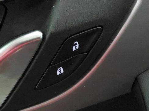 Used 2023 Chevrolet Blazer LT image 26