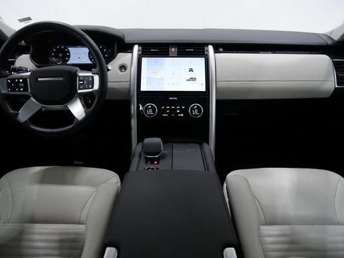 Used 2025 Land Rover Discovery S AWD/4WD image 11