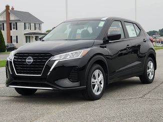 Used 2025 Nissan Kicks Play S image 1