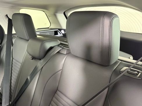 New 2025 Land Rover Discovery Sport S AWD/4WD image 23