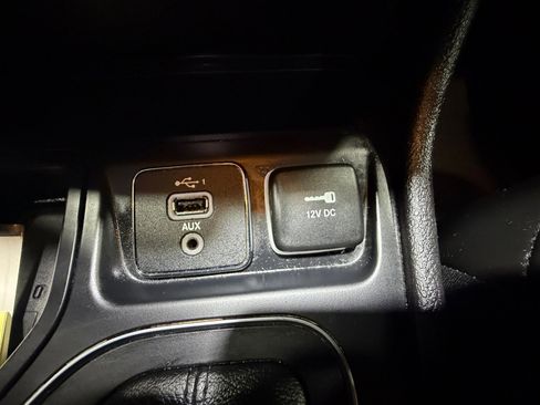 Used 2020 Jeep Cherokee Latitude Plus FWD image 31