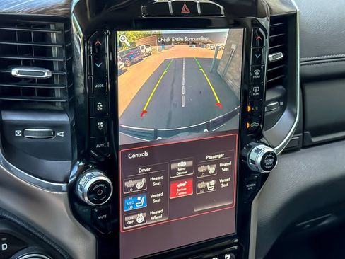 Used 2019 RAM 1500 Laramie AWD/4WD image 18