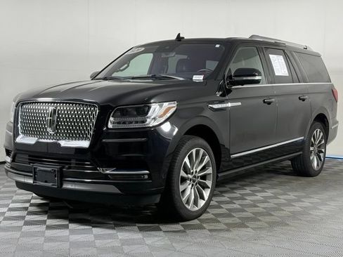 Used 2020 Lincoln Navigator L Reserve w/ Luxury Package AWD/4WD image 2