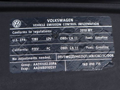 Used 2010 Volkswagen GTI 4-Door image 11