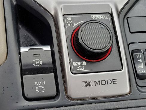 Used 2020 Subaru Forester Premium AWD/4WD image 17