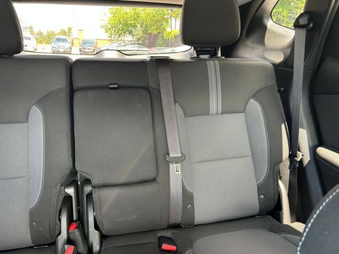 Used 2025 Chevrolet Blazer LT FWD image 32