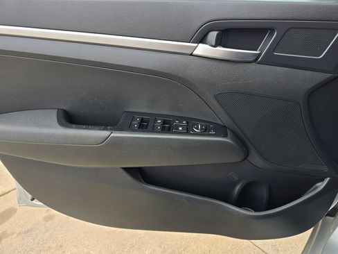 Used 2020 Hyundai Elantra SE w/ Cargo Package (C1) FWD image 24