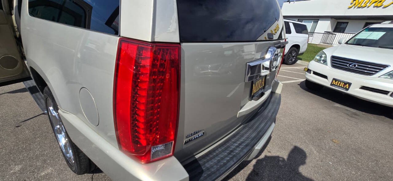 Used 2009 Cadillac Escalade ESV AWD image 20