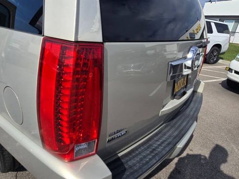 Used 2009 Cadillac Escalade ESV AWD image 20