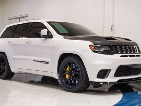 Used 2018 Jeep Grand Cherokee Trackhawk AWD/4WD image 5