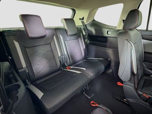 New 2026 Volkswagen Atlas Peak Edition AWD/4WD image 30