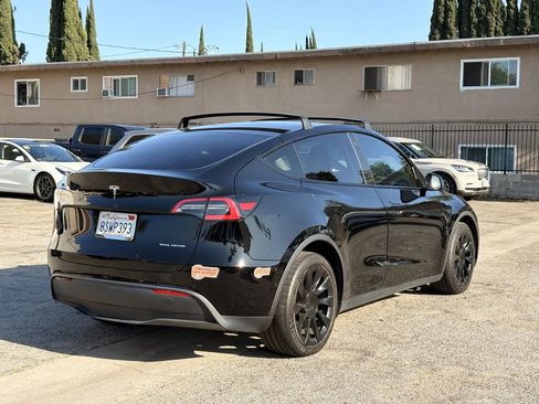 Used 2020 Tesla Model Y Long Range AWD/4WD image 3