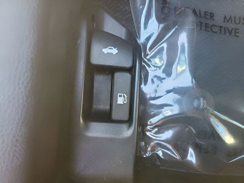 Used 2024 Toyota Corolla LE image 31