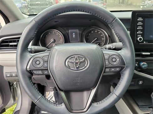 Used 2024 Toyota Camry SE image 14