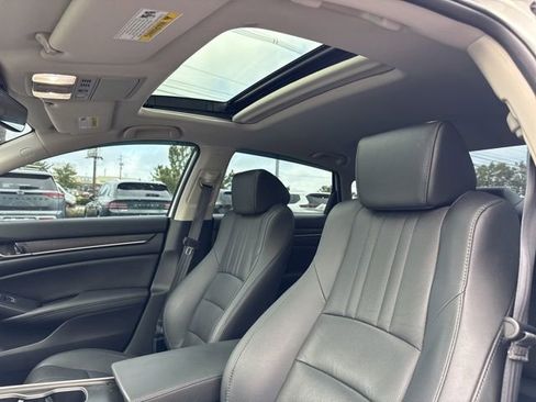 Used 2021 Honda Accord Touring image 3