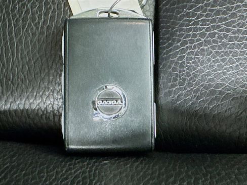 Used 2022 Volvo XC90 T6 Momentum w/ Advanced Package image 37