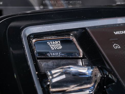 Used 2023 BMW 760i xDrive AWD/4WD image 42