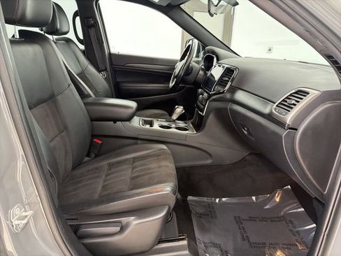 Used 2021 Jeep Grand Cherokee Laredo X AWD/4WD image 27