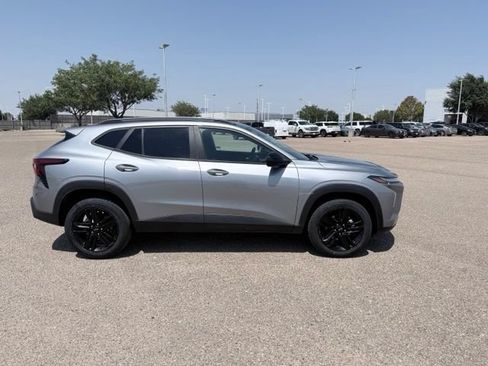 Used 2025 Chevrolet Trax ACTIV FWD image 5