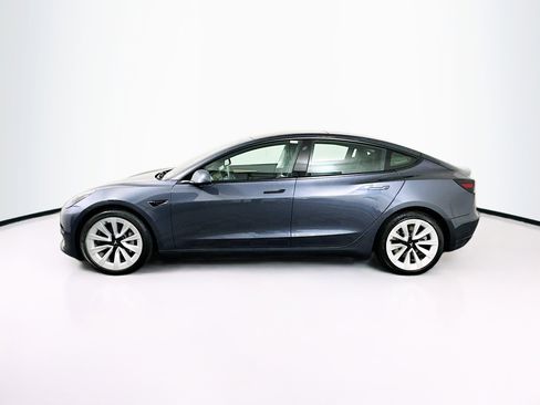 Used 2023 Tesla Model 3 Standard Range image 4