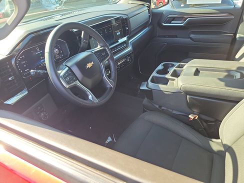 Used 2022 Chevrolet Silverado 1500 LT RWD image 3