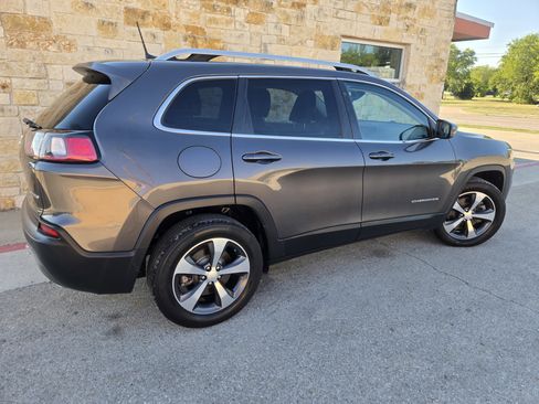 Used 2019 Jeep Cherokee Limited image 20
