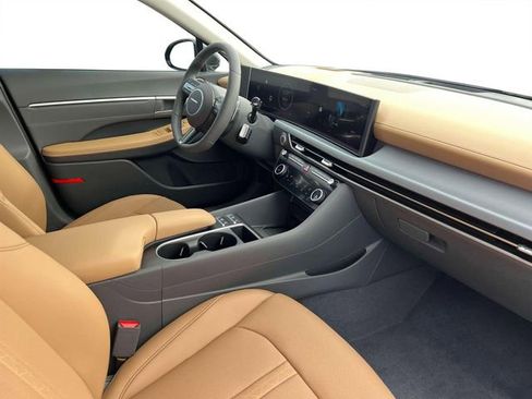 New 2025 Hyundai Sonata Limited image 15