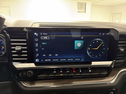 Used 2024 Chevrolet Silverado 1500 LT image 30