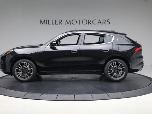 New 2025 Maserati Grecale GT image 3